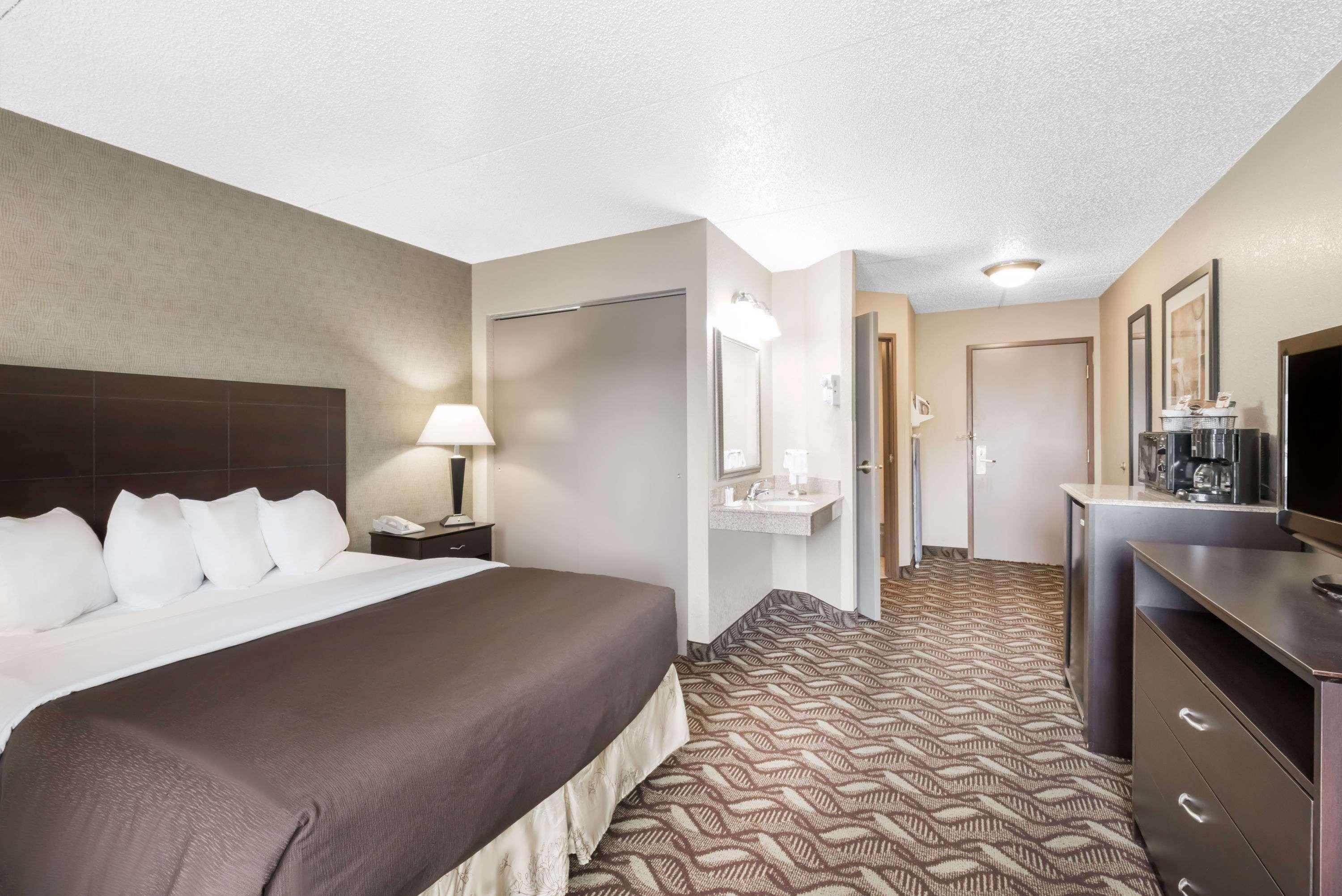 Days Inn By Wyndham Bismarck Exterior foto