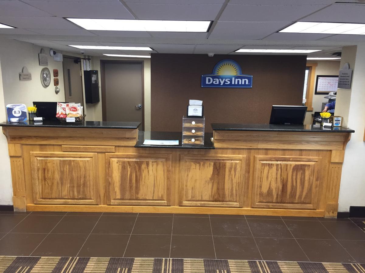 Days Inn By Wyndham Bismarck Exterior foto